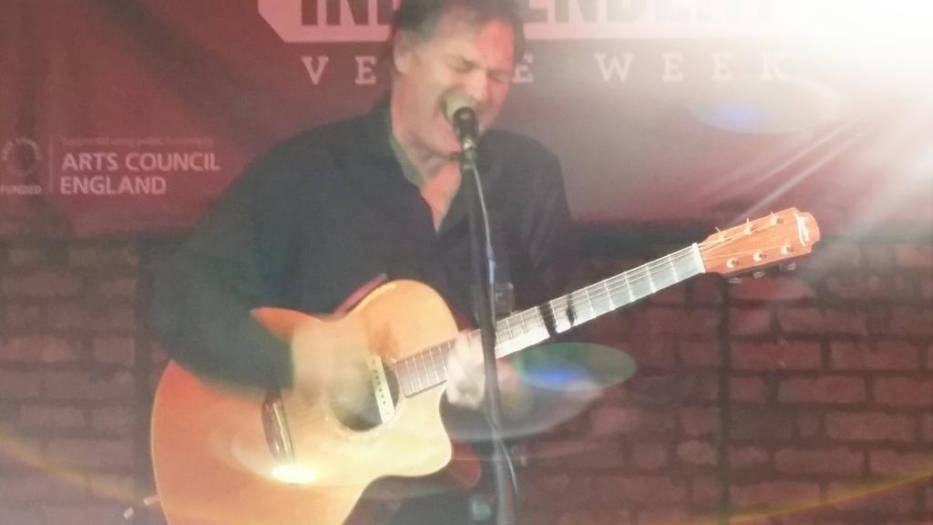 NeilFItzsimmon1's tweet photo. Great Nick Harper gig tonight.  #nickharper http://t.co/55Bg9swt9C
