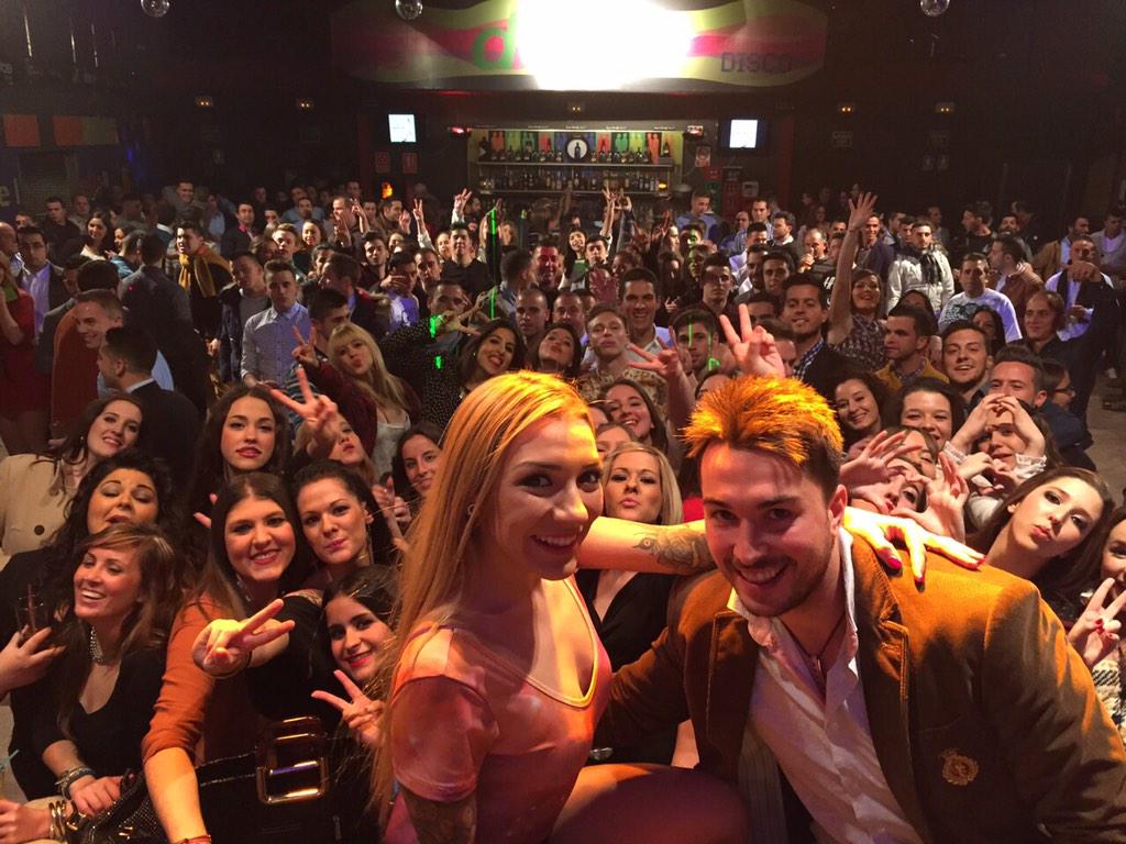 ChrisRosasE's tweet photo. Así hemos puesto @EVENTOSDOLCE  con mi amiga @paula_GH15 y eso que solo hemos estado a primera hora!!!
Mejor discotec http://t.co/BK5KcG0Lmz