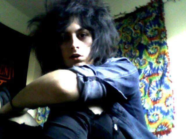 sleazy_jesse's tweet photo. Everyone please follow @SleazyJesse and support him!!!! #helpJesseJamesgetthepart #JesseJames #Cute http://t.co/TbOdCFVeev