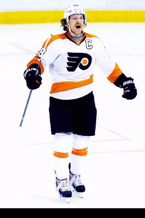FlyersNation_'s tweet photo. Big win boys way to get 4 in a row #Flyers #FlyersTalk http://t.co/hEoGiMVdHT