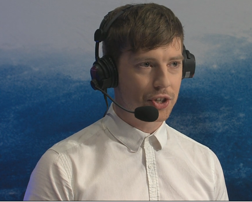 YoanMerlo's tweet photo. Retweet if you think @ApolloSC2 needs to pop a button #IEM http://t.co/P2dXFDdZ9S