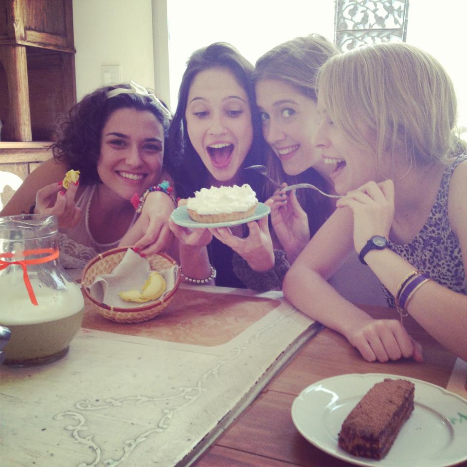 FrancescaaPFV's tweet photo. Las quiero 😊💕 http://t.co/xXY1quXpOS