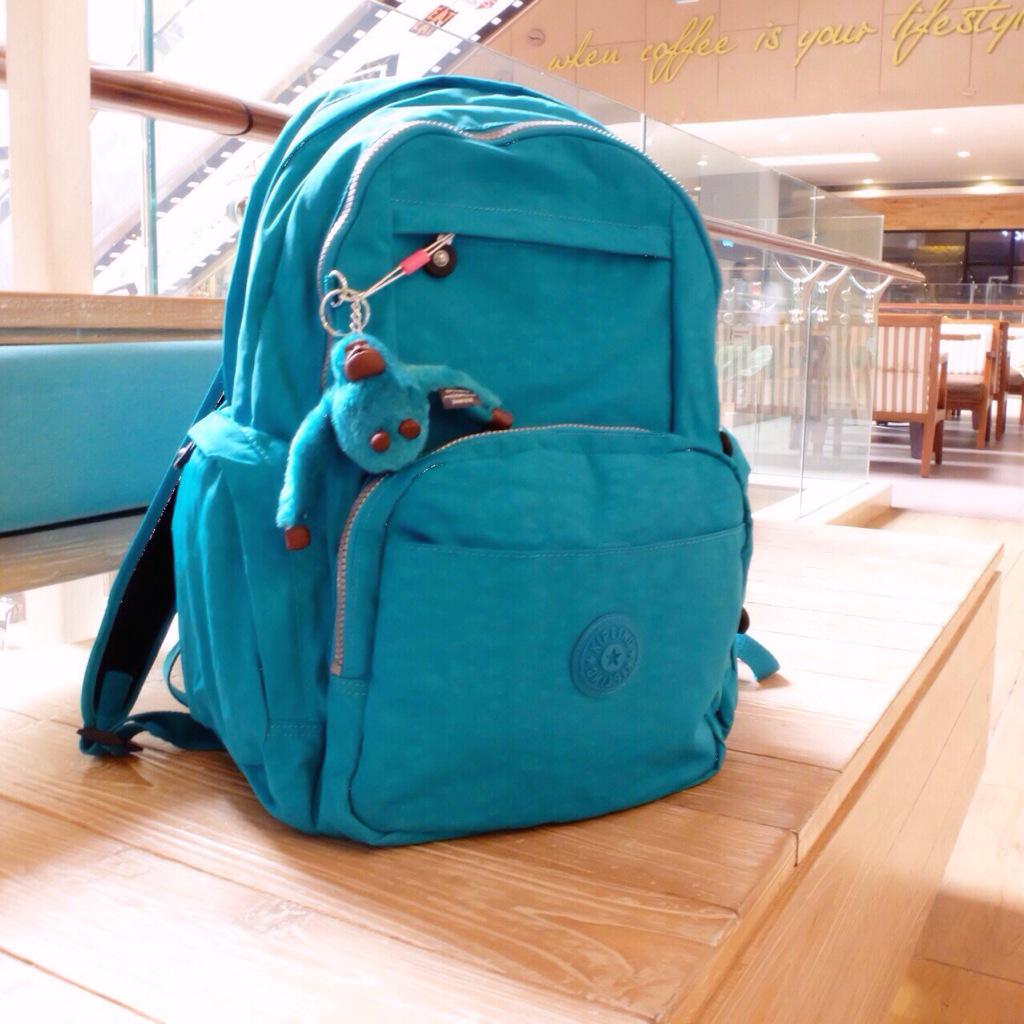 kiplingIND's tweet image. back to school has never been this cool ! Get one now and wear 'em up tomorrow 🎒 #KiplingMakeHappy #KiplingIND