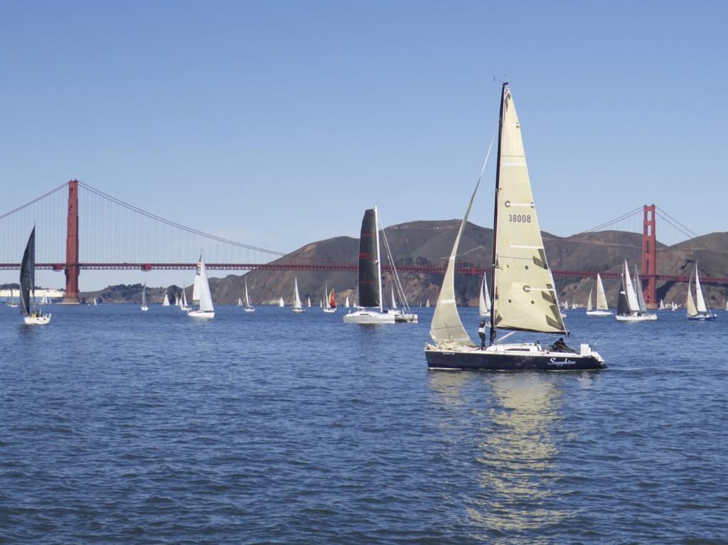 sailcouture's tweet photo. San Francisco's famous #ThreeBridgeFiasco... 365 entries this year! #sailing #sf http://t.co/xq9HNgvCYM