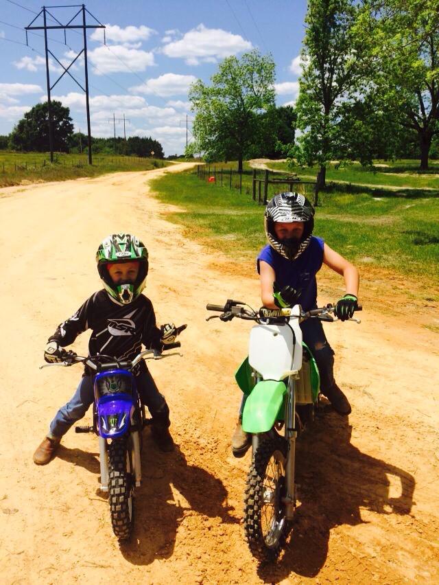 ASmith5485's tweet photo. Tess and Wyatt say let go Dungy for the Win!!!!! #Supercrosslive #SXonFOX http://t.co/jR4cFLT3ck
