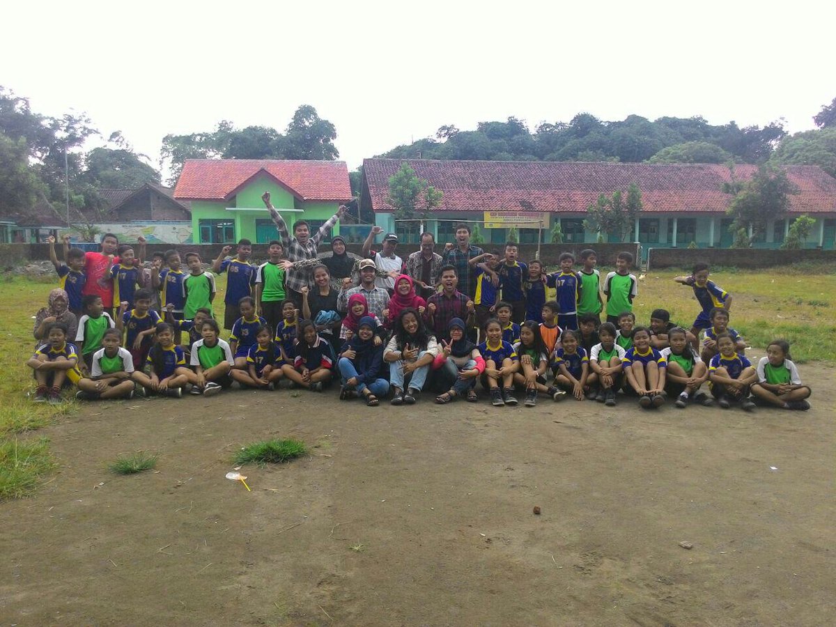 donate your books tweet media