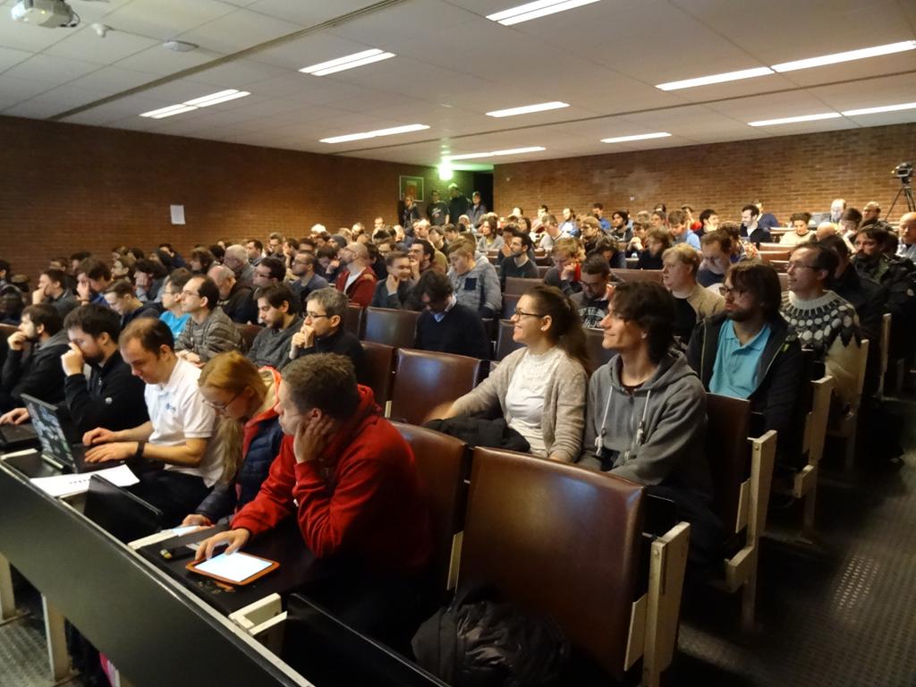 lornajane's tweet image. Filling up fast in the PHP Devroom this morning #fosdem #phpfosdem