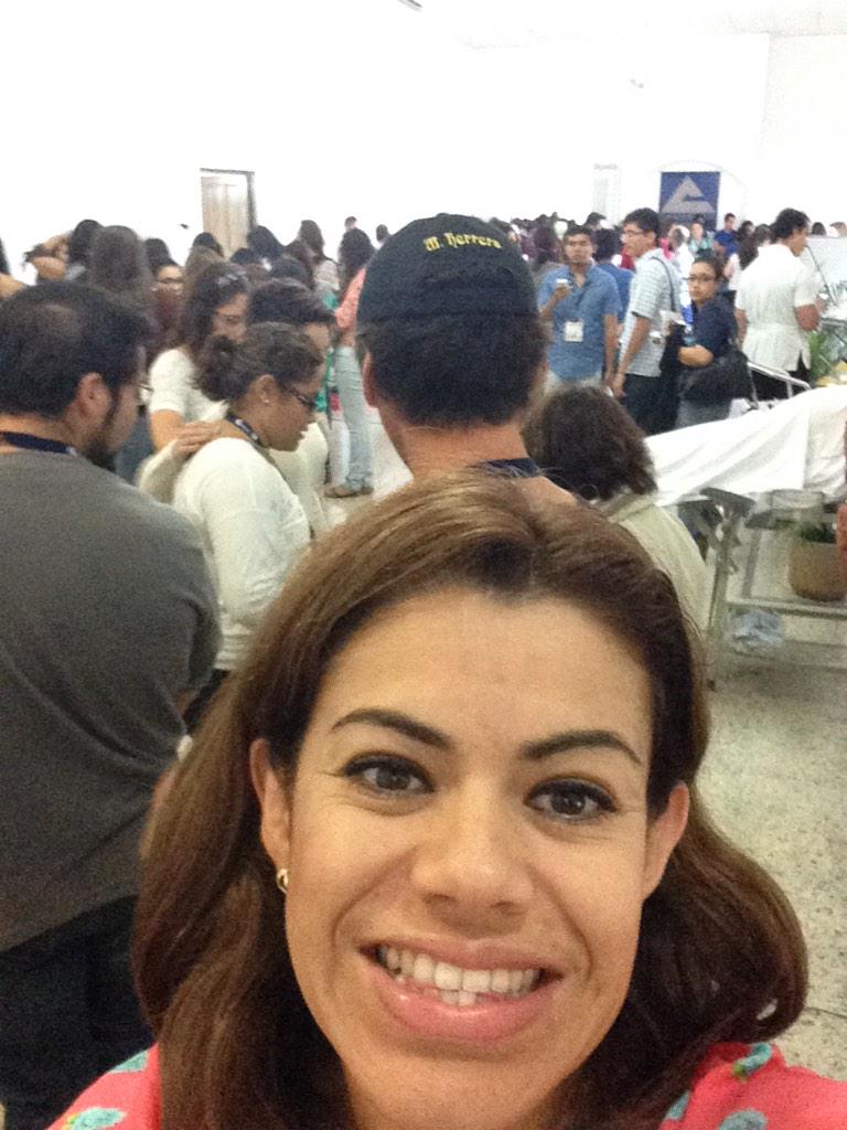 valencialou's tweet photo. #CONAVEN2015 #Merida #feliz @consultnutsjr http://t.co/p0P7awHBbA