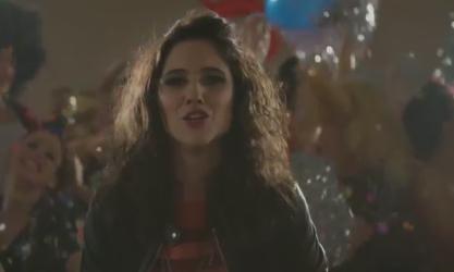 Az2406's tweet photo. @lodocomello amo tu vídeo 
#todoelrestonocuenta 
Gracias ti amo ídola http://t.co/6LQo1U1FOS