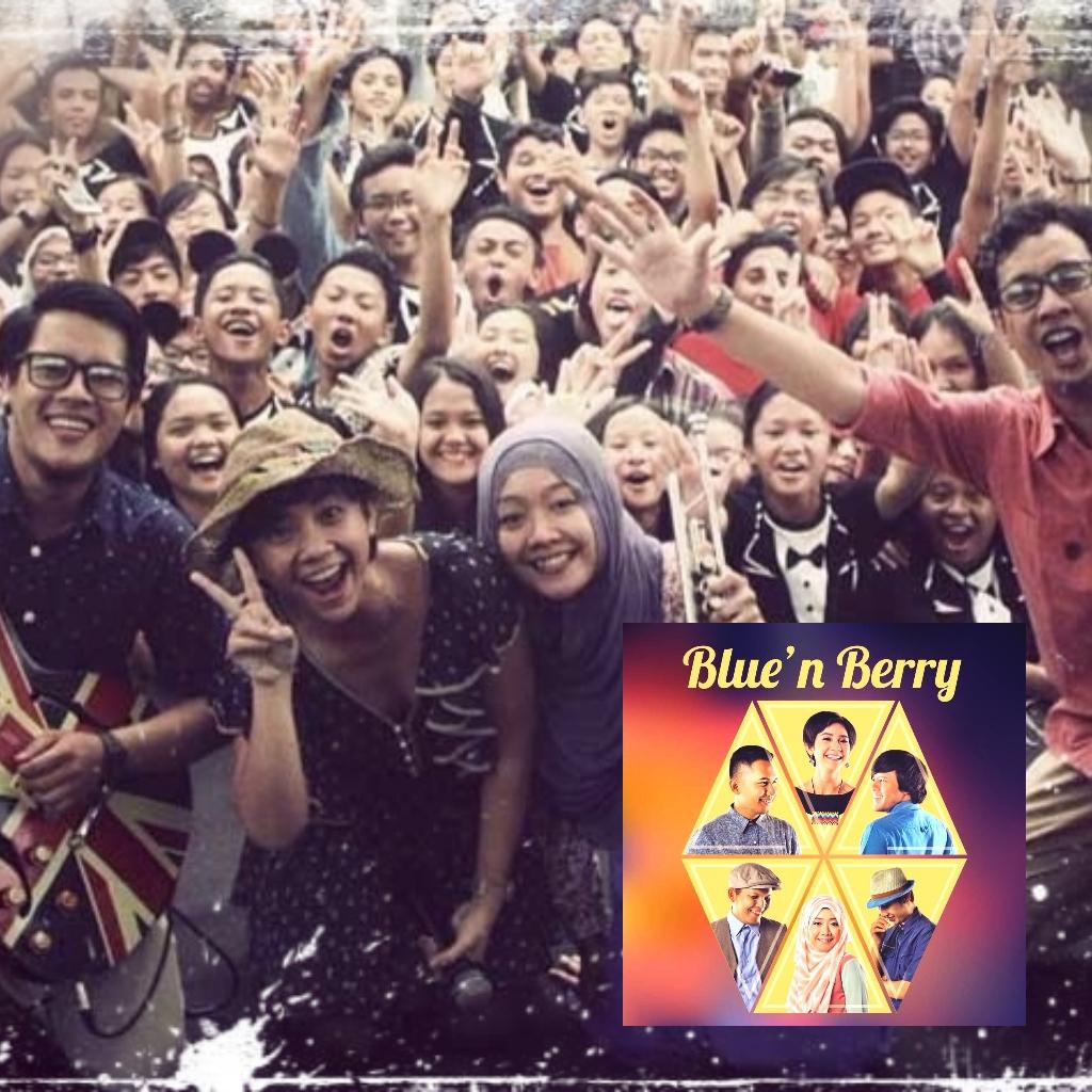 <a href="/bluenberry/">Blue'n Berry</a> on the stage <a href="/AVICUP2015/">AVICUP 2015</a> 31 Jan '15 <a href="/Danzguevara/">R. Danny Praditya</a> <a href="/japra1805/">Fajar Rachmansyah</a> <a href="/sesilsella/">닐셀라</a> @heyitsmeselvi <a href="/randyrama/">Randy Rama Rahardjo</a>