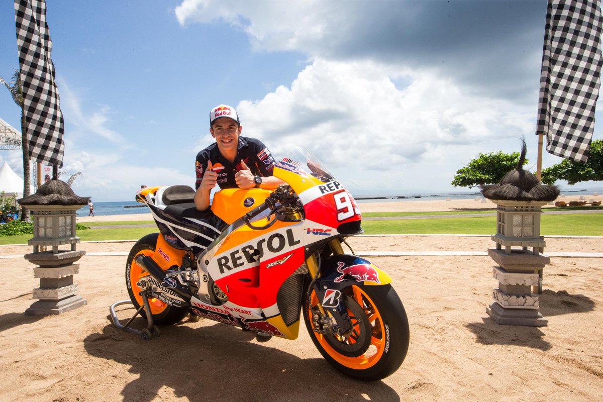 AlwaysMm93's tweet photo. “@box_repsol: .@marcmarquez93 ha entrenado mucho durante el último mes pensando en los primeros 2 test en Sepang. http://t.co/67uzeNNrAJ”