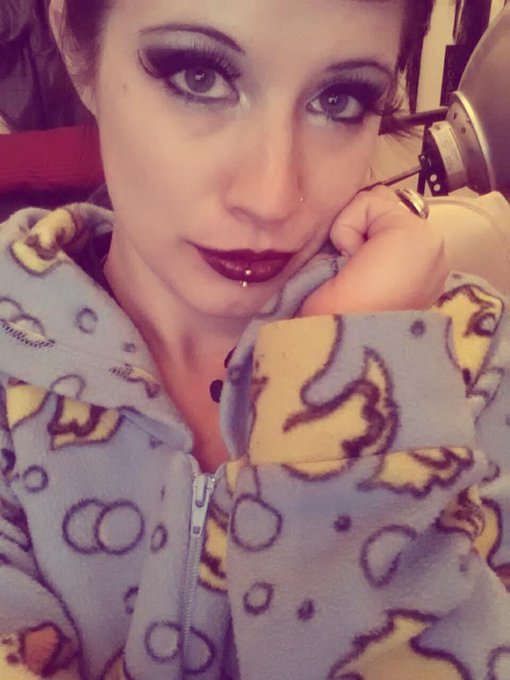I got all dressed up, then decided not to go out.  Who wants to come cuddle? #tmblr http://t.co/Dg1D<a href="/tag/tmblr"class="tags"><span>#tmblr</span></a>