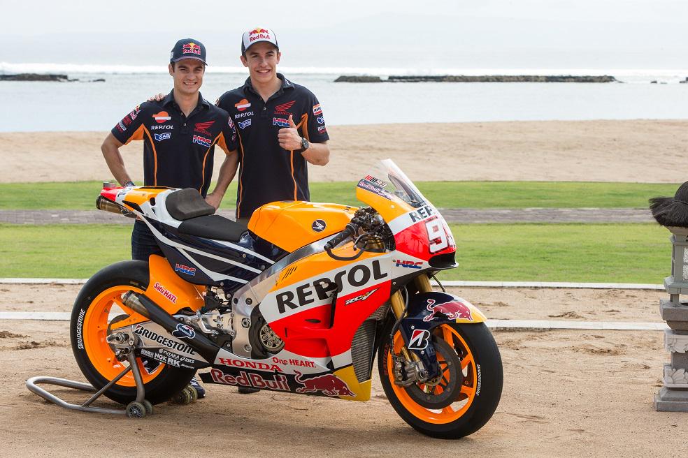 sbrCorinne26's tweet photo. RT@box_repsol: ¡Aquí tenéis nuestro álbum de la presentación del #EquipoRepsol2015! http://t.co/dNu74b9uoC http://t.co/LNkMSA6Yq2