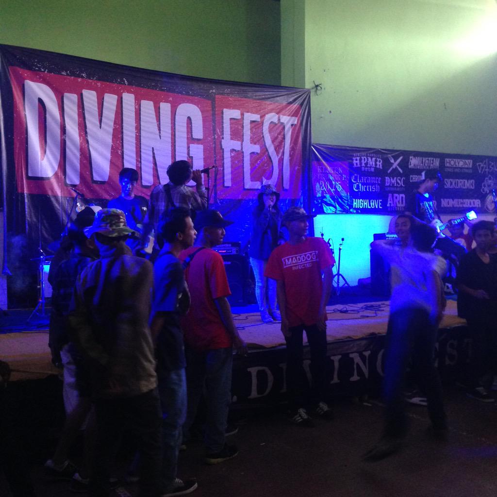 BGRTA_'s tweet photo. On stage #DIVINGFEST @SKBcawas kami pulang dulu see you next time 😘😘 #klaten http://t.co/aUOhA1fgcB