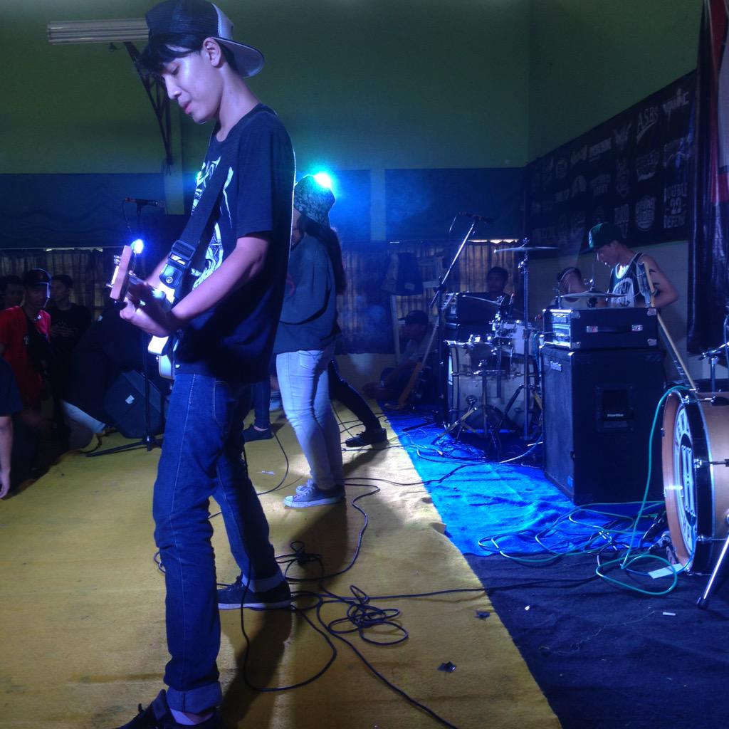 BGRTA_'s tweet photo. On stage #DIVINGFEST @SKBcawas kami pulang dulu see you next time 😘😘 #klaten http://t.co/aUOhA1fgcB