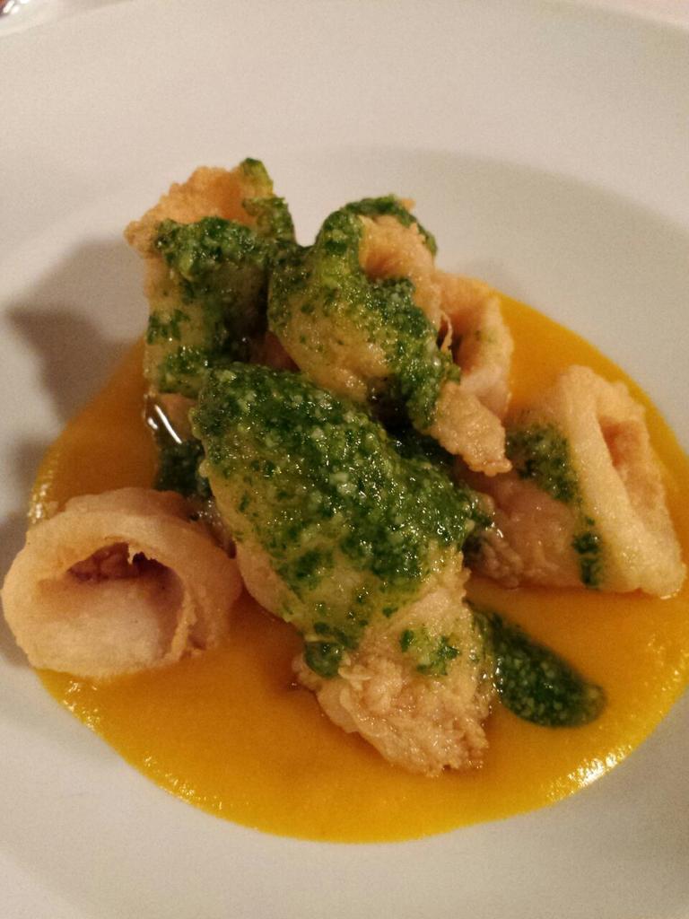PorteEstop's tweet photo. Excel.lent cuina mallorquina a l'@aromatarest d'@AndreuGenestra I @CalvacheJordi.
@xescreina @marionaRas @carnissers. http://t.co/Py01XkbvtU
