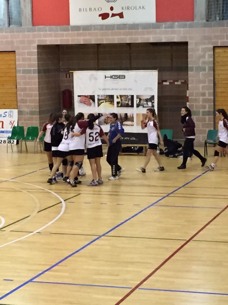 EibarEskubaloia's tweet photo. Zuen eguna da! IRABAZTERA NESKAK!! Aupa Eibar Eskubaloia!!
#indarra #defentsa #taldea http://t.co/ilCXxpkWPM