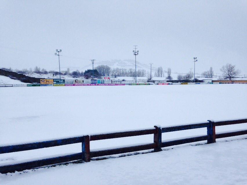 aurreravitoria's tweet photo. El partido de Liga Nacional Juvenil queda suspendido por la nevada. http://t.co/ob7NnaTsxZ
