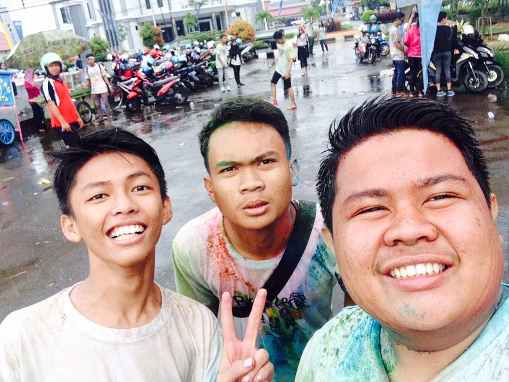 Breng sahabat in colour run 👊