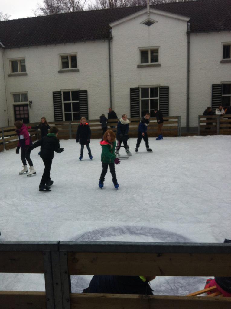 Volop #schaatspret! En vanaf 16.00 uur is de herberg open