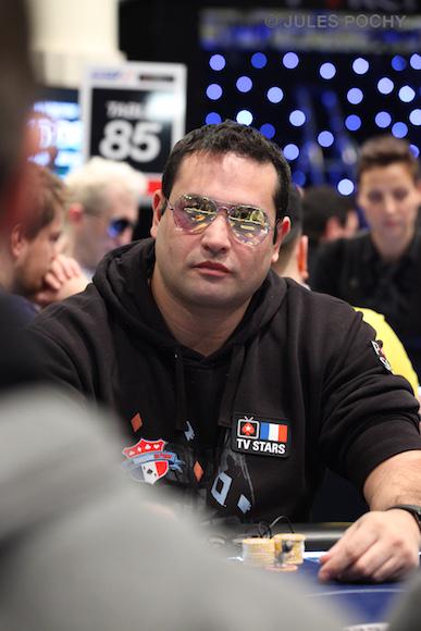 PokerStarsFR's tweet photo. Bon départ pour Chris, le vainqueur de #lmdb4, sur l'#EPTDeauville, détails des coups ici < http://t.co/v0oR3ctP4F http://t.co/ffUC5YVUl7