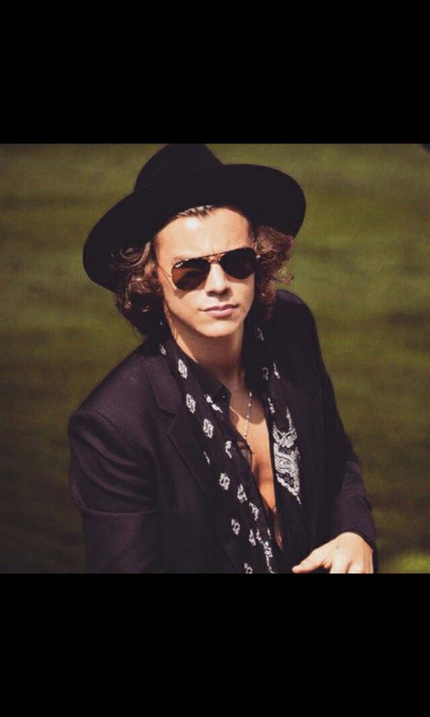 BurkillMolly's tweet photo. Happy birthday @Harry_Styles  love you loads💗 http://t.co/VnLPijwBCs
