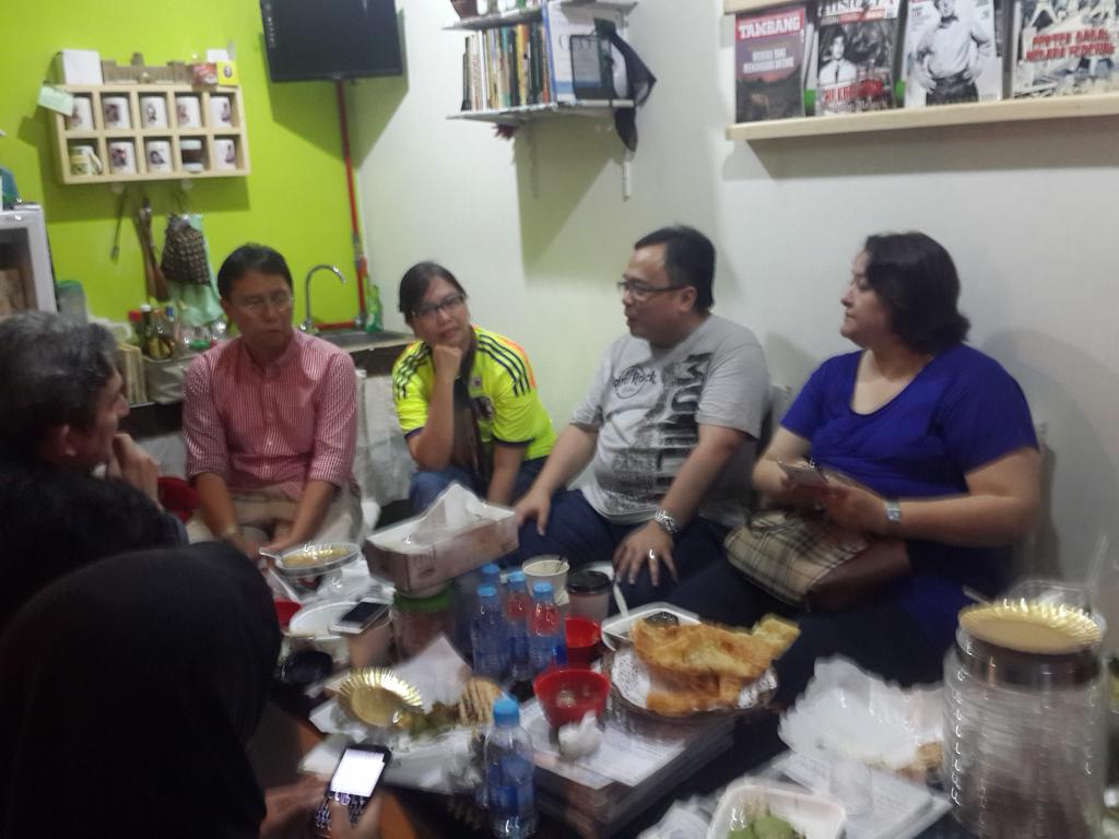 unilubis's tweet photo. #ngobroldipasar dg Menteri Keuangan Prof Bambang mulai dr APBN-P smpi PMN BUMN cc @BudiGSadikin @KemalGani http://t.co/O1aiUqn1AS