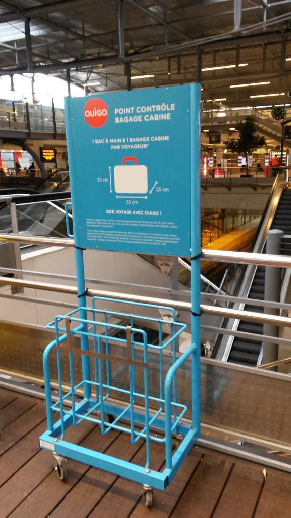 SmileyTrains's tweet image. Going to a #Ouigo, faut pas en emmener à gogo ! #Gabarit #Saches-le