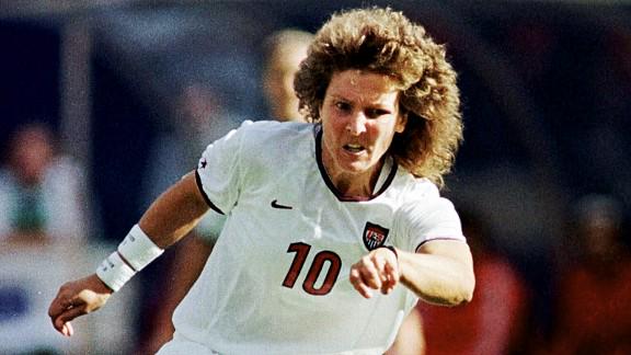 Happy 49th Birthday Michelle Akers ( former USWNT midfielder/forward 