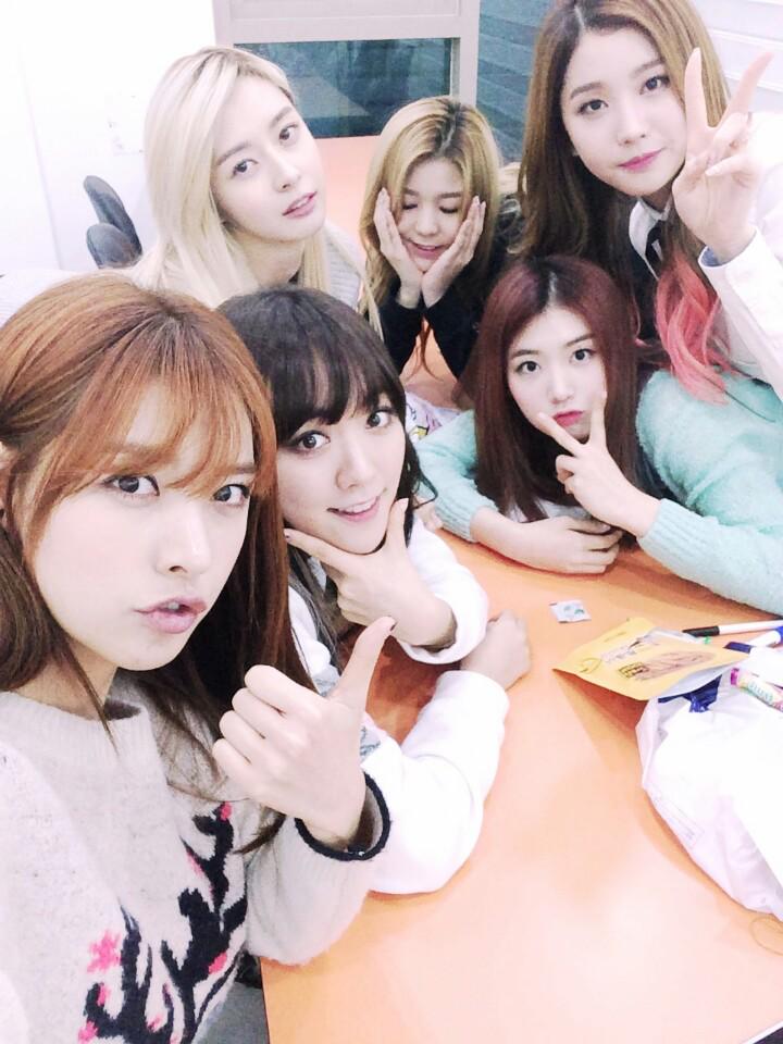 chHELLOVENUS's tweet image. 오늘 여러분과 함께여서 어떤 날보다 즐겁고 행복했습니다!! 헬큐와 함께라서 행복해요..♥ 앞으로 더더더 많은 추억 함께 만들어요 집에 조심히 들어가세요!  #헬로비너스 #헬로큐피트 #초록우산어린이재단