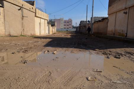 narrojava's tweet image. مشاكل في الصرف الصحي والبلدية تعد بالحل
قامشلو- يعاني أهالي الجزء الجنوبي من حي هليلية من مشاك
ngark.com/ar/index.php/e…