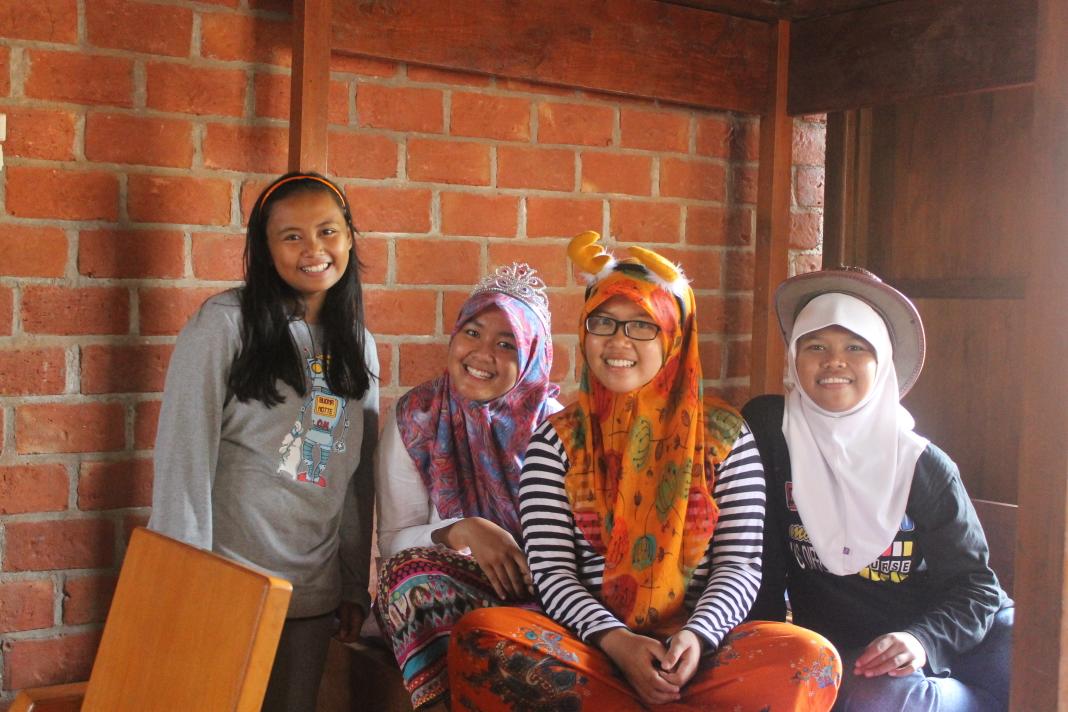 "<a href="/DitataHarmonia/">ElisabethHarmoniaP.</a>: @shihakk_  <a href="/SitiAmelia_New/">♥St. Amelia D.S♥</a> "