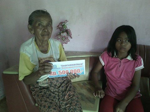 ipulllllhmmmmmm's tweet photo. * SEDEKAH AMBULANCE *
#ProvokatorAmbulanceGratis
#BikinDhuafaNangisJadiTersenyumManis
#BuruanJanganCumaNgeksi http://t.co/lvysSd8dIO