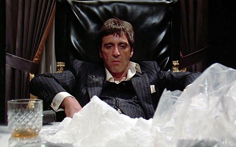 wikiavios's tweet photo. "Todo lo que tengo en la vida son mis cojones y mi palabra… y no los rompo por nadie" #Scarface http://t.co/yLvRMJKjCW