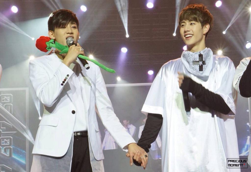 preciousmm9397's tweet photo. 150131 홍콩에서 http://t.co/rFRp2xZ8lA