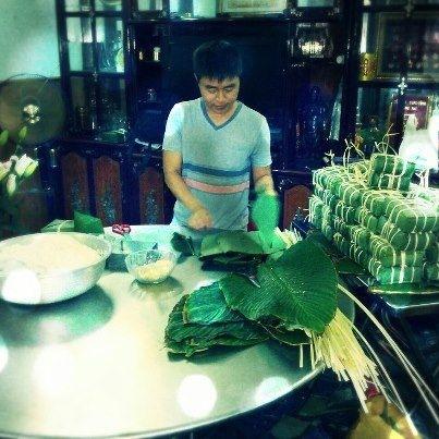 facebook.com/video.php?v=34…   lunar new year coming.  DANDELION again celebrate Tet with liondance and firecracker.