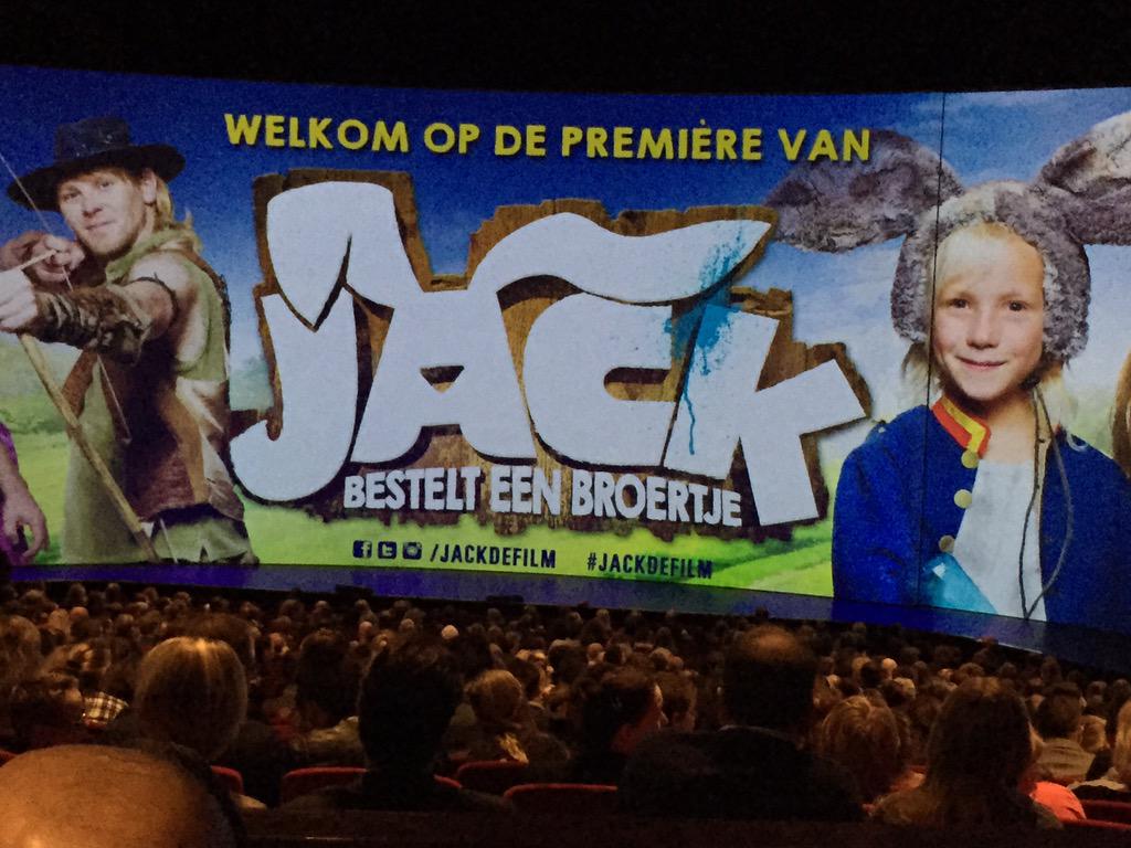 WizeNoze's tweet photo. @WizeNoze in de aftiteling van #Jackbestelteenbroertje dankzij prof. advies over internetgebruik van @Hanna_Jochmann http://t.co/aFX6DebnbZ