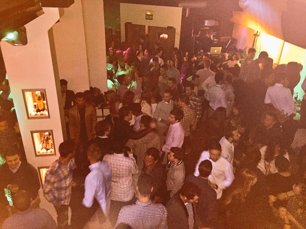 FdMontoyalibano's tweet photo. Tus #domingos son de @hoyo19sevilla alli te espero 
#entragratis #LISTAMONTOYA 
VIP 673488287 http://t.co/tZ0Bnz7ep7