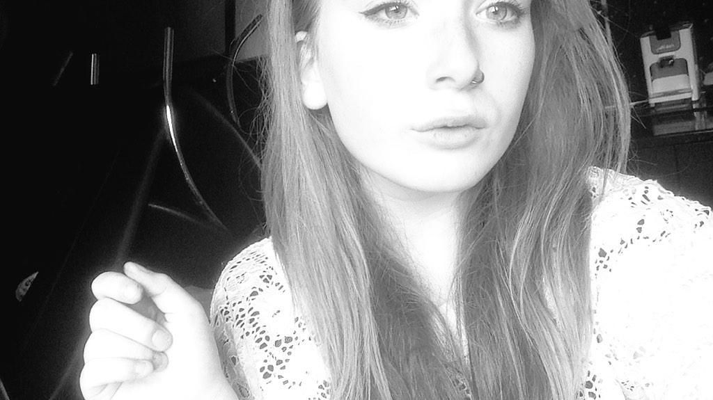 JuleRPGMIS's tweet image. || Bitch be like 😽