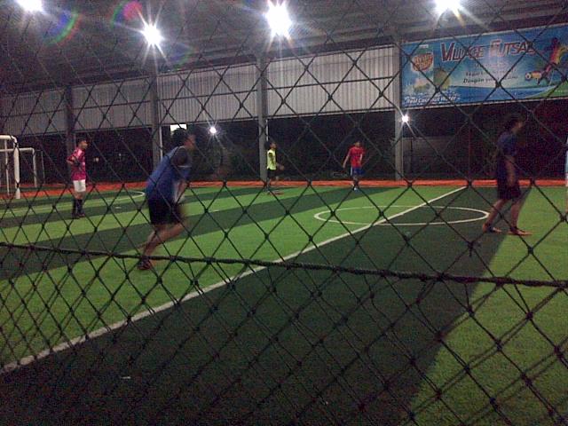 PuLang nobar @Rock_nLove_ cc: <a href="/kotakband_/">Official KOTAK</a> <a href="/tantrikotak/">Tantrisyalindri</a> <a href="/cellakotak/">cella kotak</a> #chua oLahraga futsaL w/ <a href="/VGBfriends_MDN/">QODRAT sedang tayang di bioskop</a>