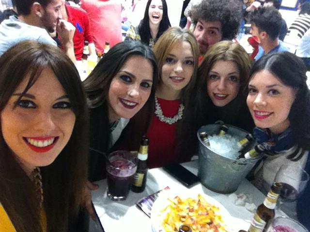 Vir13Guerra's tweet photo. Cervezeo madrileño 🍻🍻 http://t.co/DGWjeI6MoJ