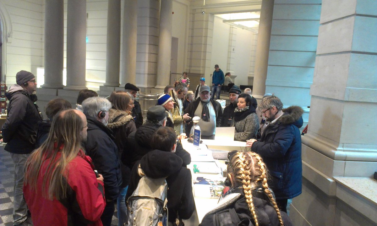 AmsterdamGerman's tweet photo. so geht's los #Tweetup #80Tickets http://t.co/RFa6m53S1h