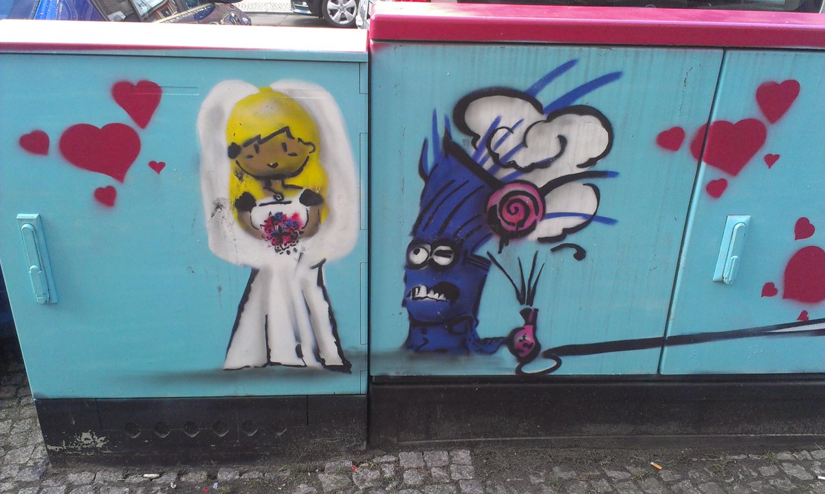 AmsterdamGerman's tweet photo. verschiedene Architekturstile und vieles mehr in Berlin-Mitte #80tickets http://t.co/LhodNq29dX