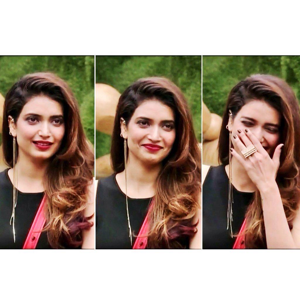 KarishmaFanTeam's tweet photo. The sun shines bright when you smile! 😄☀@karishma_tanna http://t.co/UoybbJiXFv