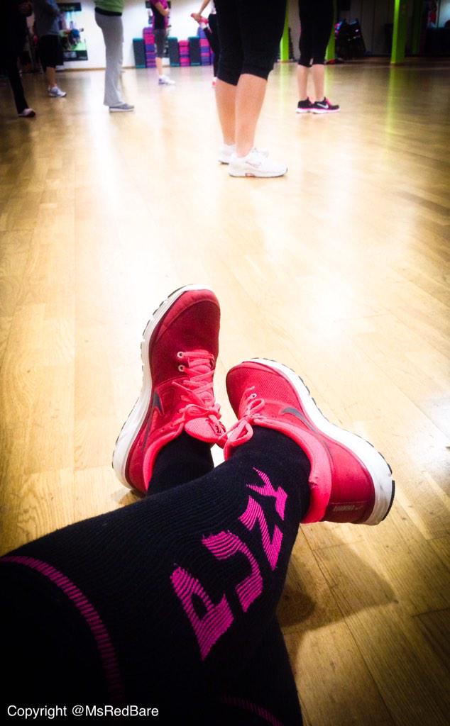 MsRedBare's tweet photo. My aerobics class tonight was a killer a la gym; so happy to get my #feet free from hot #kneehighsocks #footfetish 👟💜 http://t.co/K4gWmrz7sr