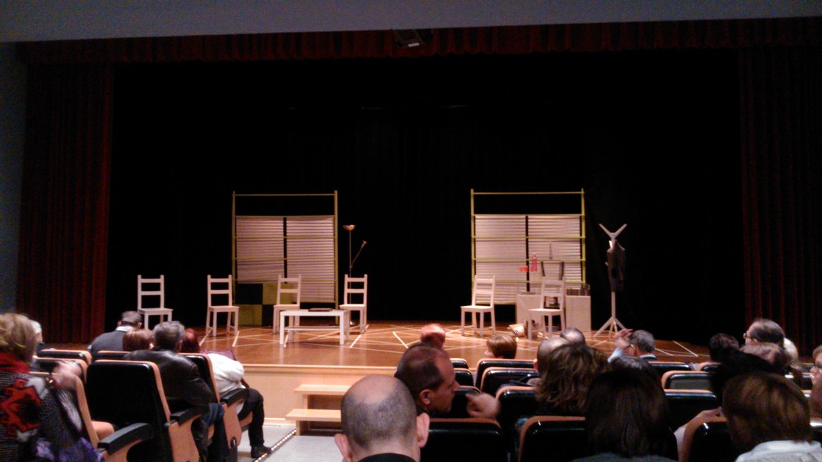 ximocox's tweet photo. Tarde de teatro en La Font de la mano de @Ambfiteatre con @spestudios @Nitaalita @HAITOWER25 http://t.co/1dcrp9Zw9L