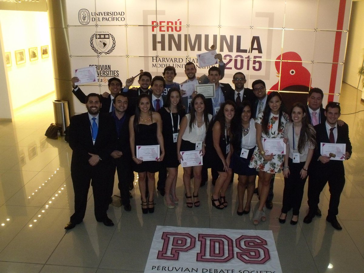 PDS_Peru's tweet photo. @PDS_Peru was awarded as the Best Large Delegation at @hnmunla 2015. Congratulations to every PDS delegates and FA. http://t.co/prx2qxAAWi