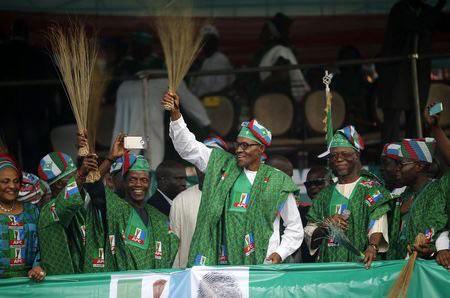 emekanwodoR's tweet photo. Nigeria's Buhari vows to end graft, insecurity, inequality http://t.co/T4X2ngxxwU http://t.co/PvP28O6W5r