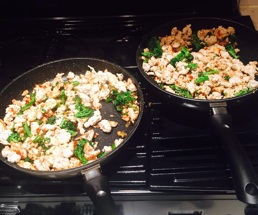 hughhanley's tweet image. Sunday food prep in full swing !!! Plus a little clean cheat :-)

#eatcleanstaylean