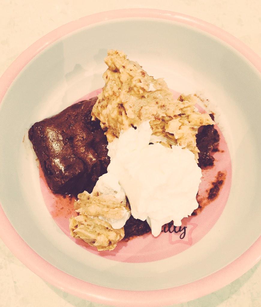 hughhanley's tweet image. Sunday food prep in full swing !!! Plus a little clean cheat :-)

#eatcleanstaylean